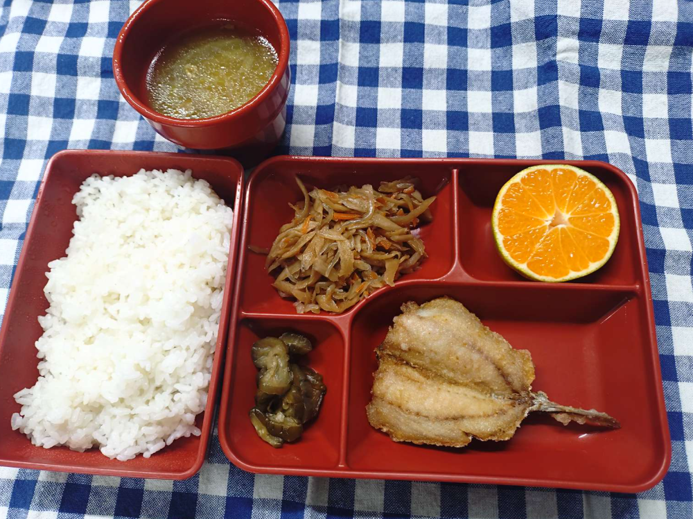 当時の献立を参考にした給食