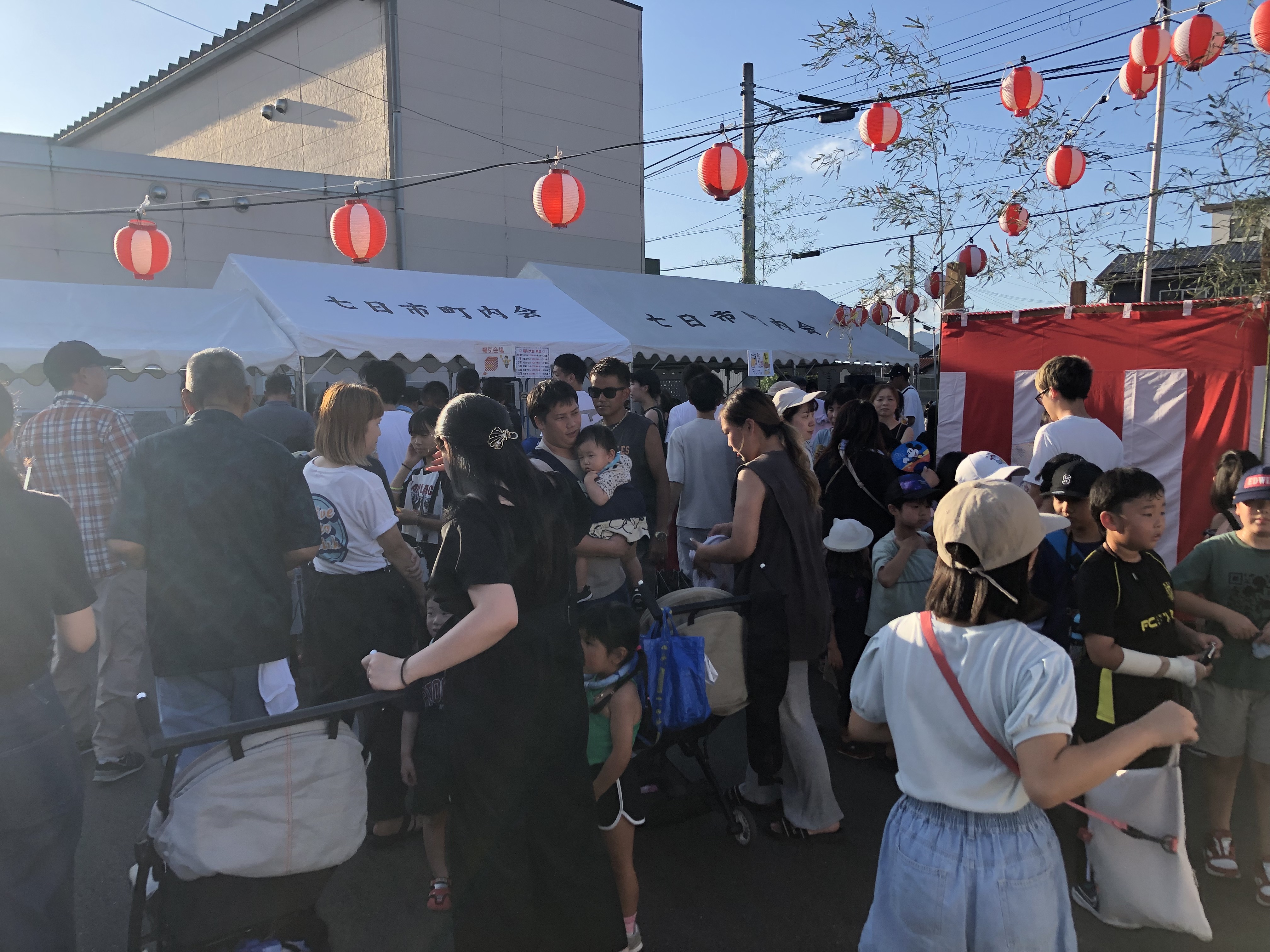 お祭りの様子
