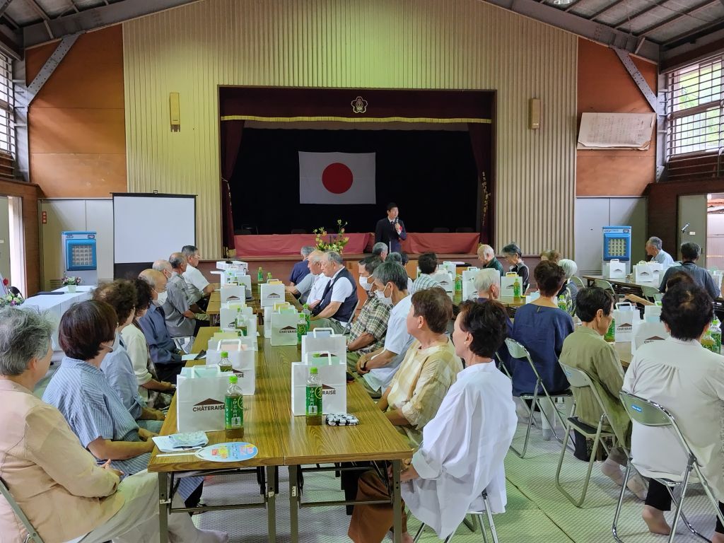 祝辞を話す様子