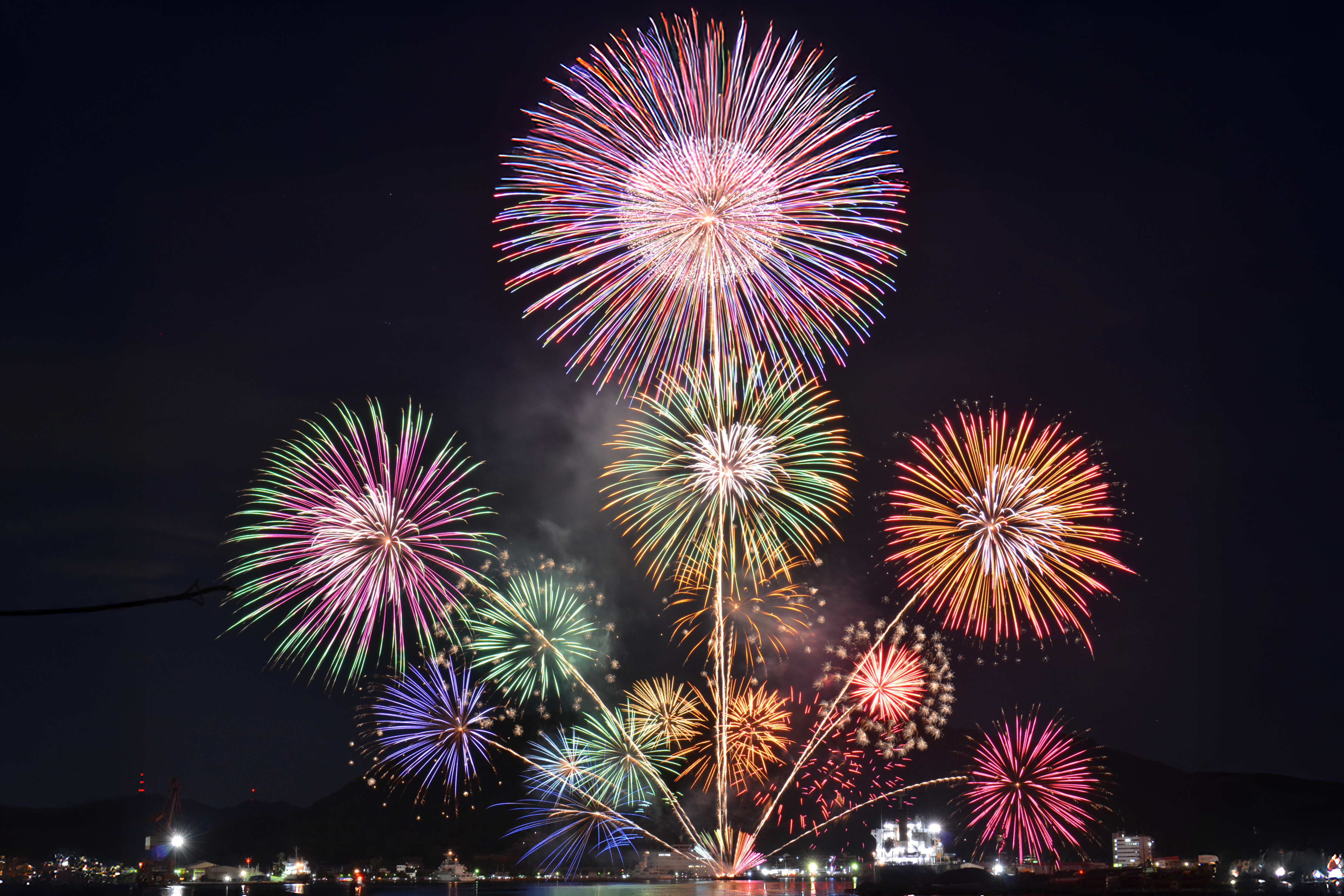 みなと舞鶴ちゃった花火大会