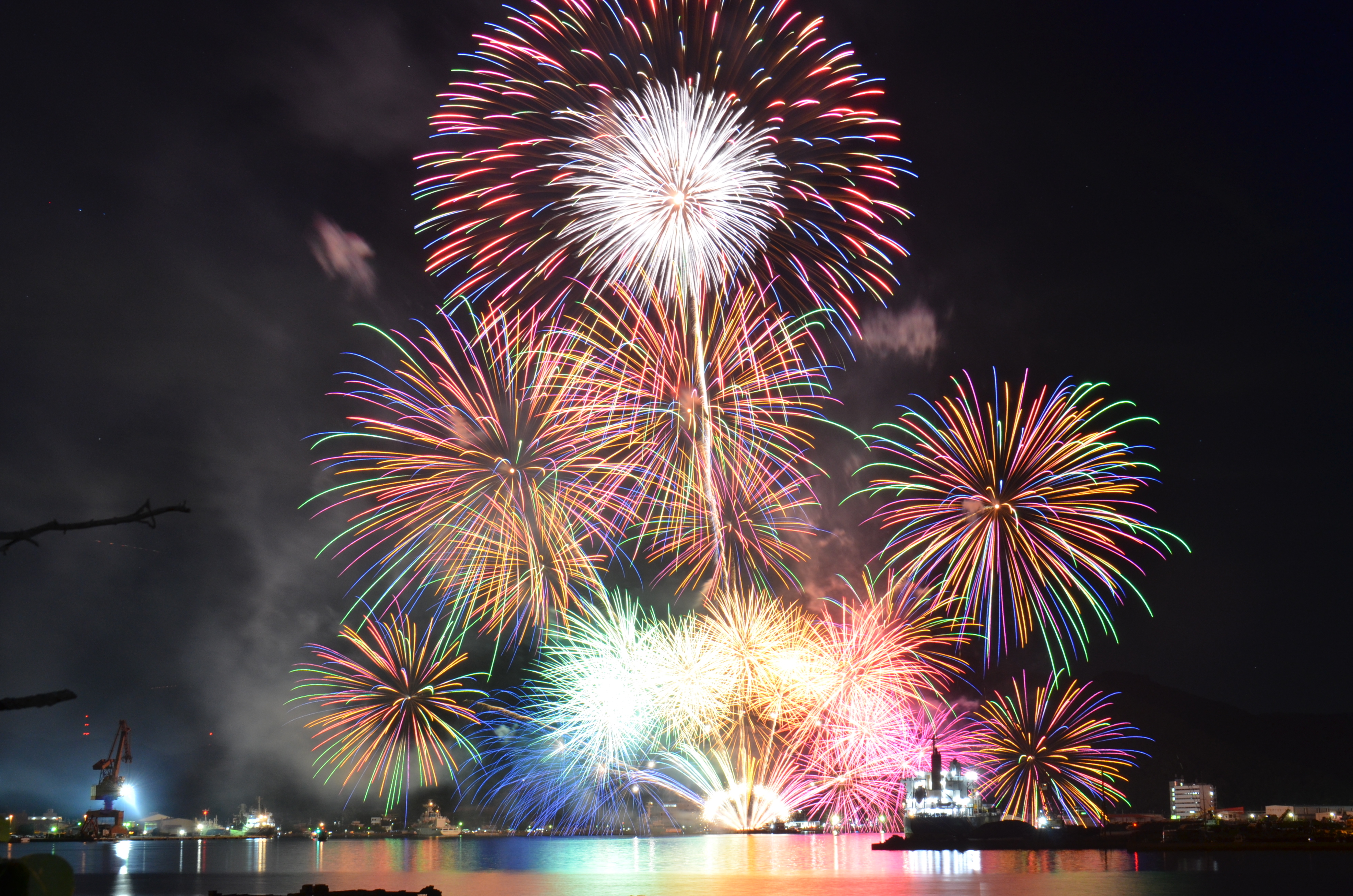 みなと舞鶴ちゃった花火大会